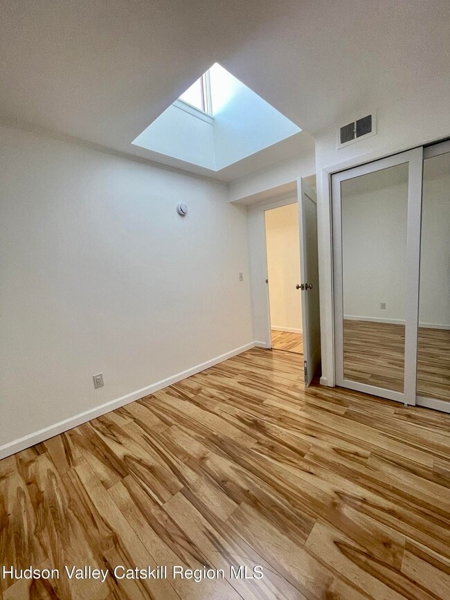 Photo - 720 Warren St