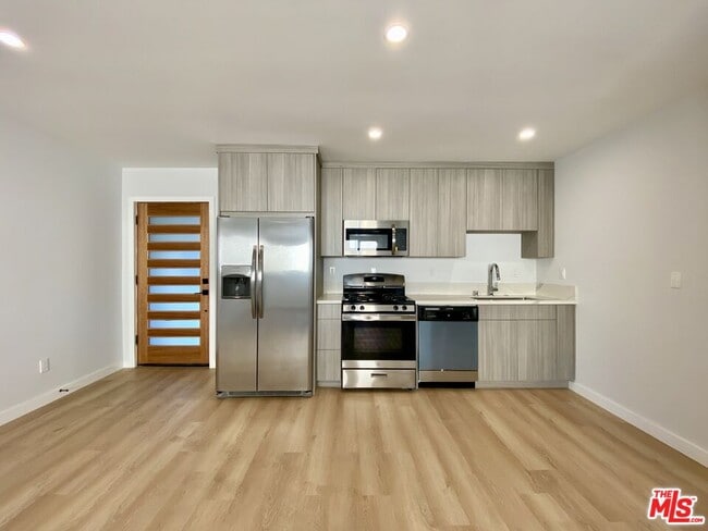 Photo - 3207 W 3rd St Apartment Unit 3