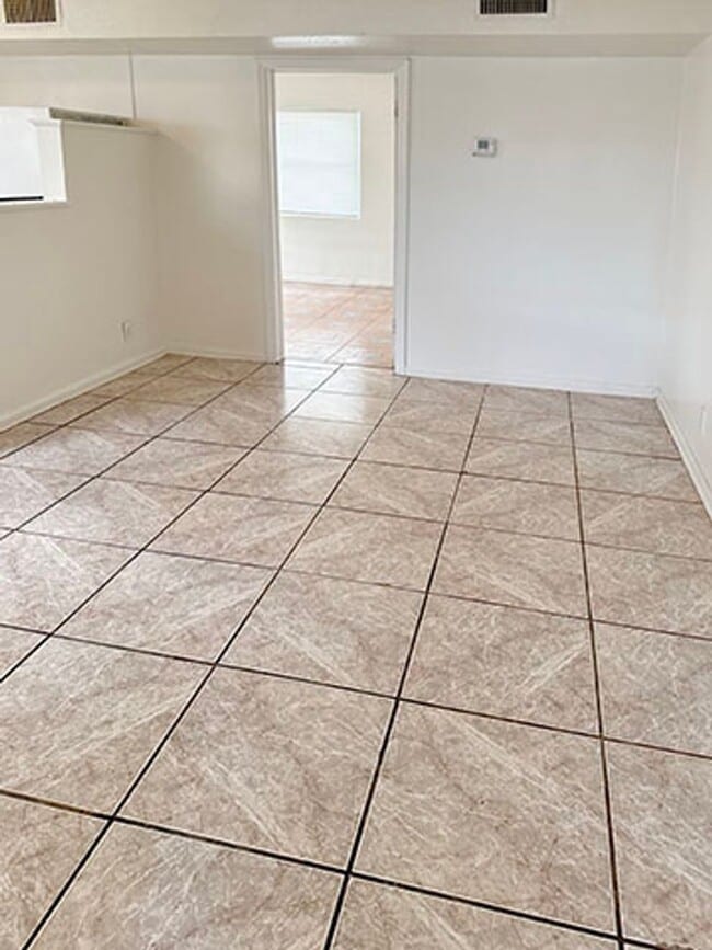 Photo - 2327 Avenue E Unit South  A