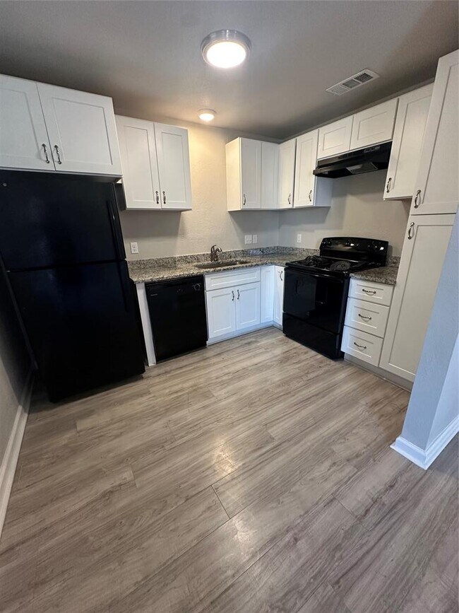 Photo - 901 Parmer Ave Unidad 5