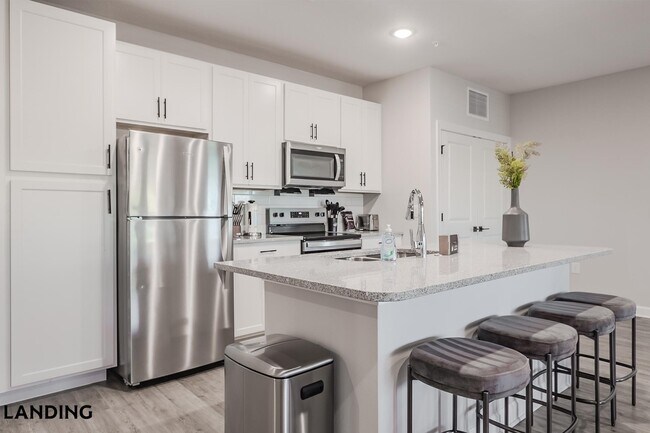 Building Photo - 5001 Willowgate Lp Unit 01-1101