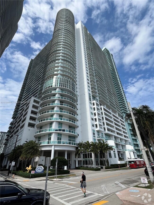 Building Photo - 1800 N Bayshore Dr Rental