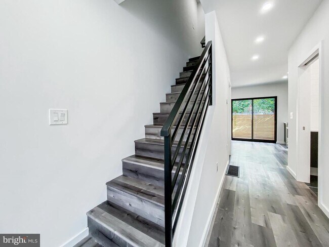 Photo - 2027 N 5th St