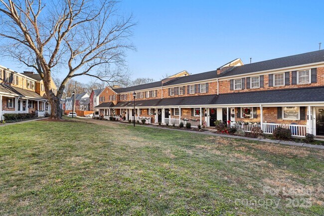 Photo - 1318 Green Oaks Ln