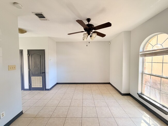 Photo - 10706 International Blvd Unidad 108