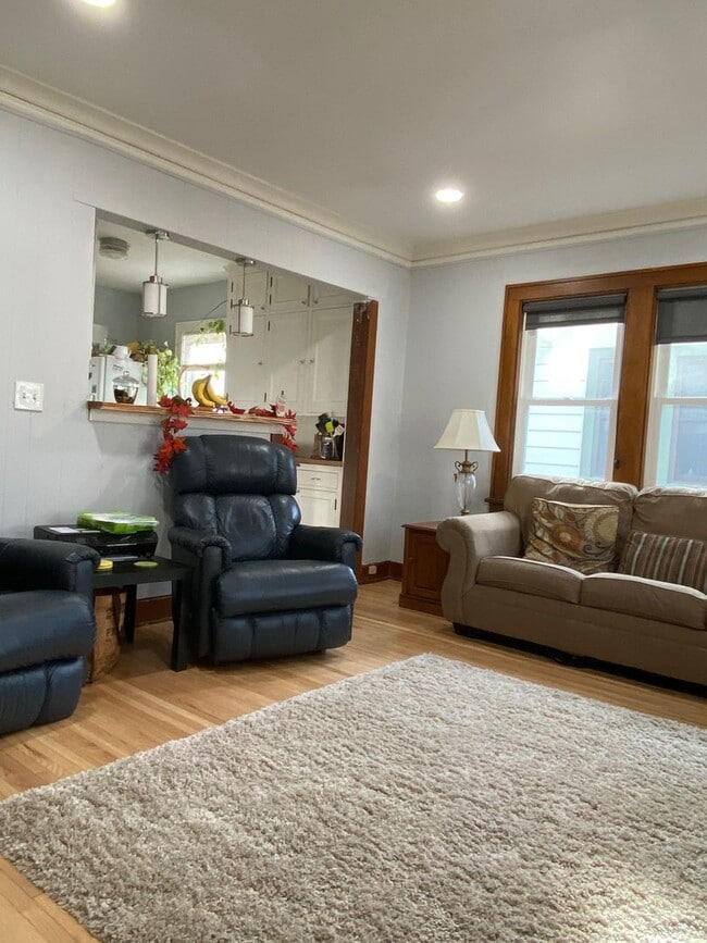 Photo - Spacious 5-Bedroom Home Near the University of Minnesota