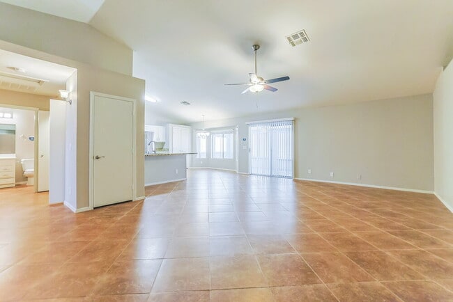 Photo - 2047 E Brooks St