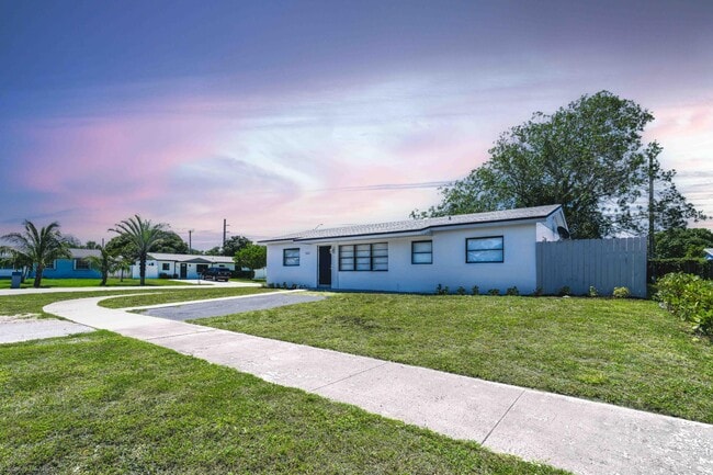 Photo - 510 SW 13th Pl