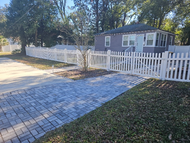 Building Photo - 4364 Bethwood Cir