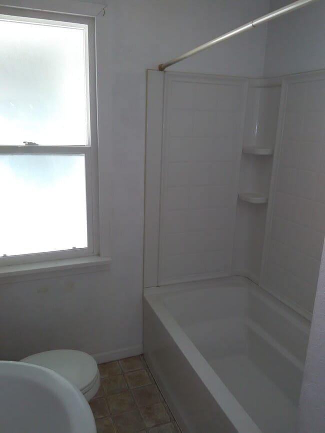Baño - 1200 NE Ochoco Ave
