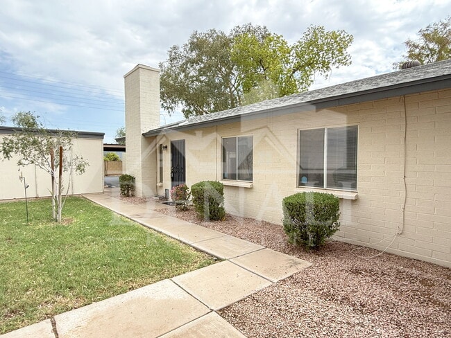 Photo - 1028 W Malibu Dr