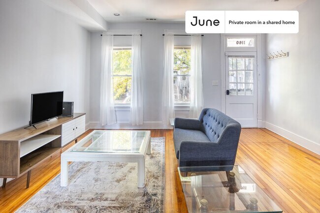 Room in Shared 3 bed/2.5 bath home in Trinidad