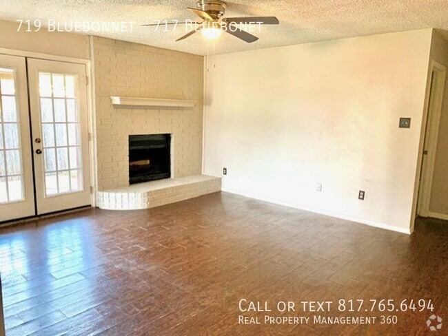 Building Photo - 719 Bluebonnet-717 Bluebonet Unit 717 Bluebonet Rental