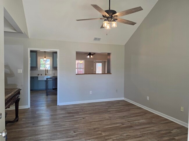 162 Buford Rd W