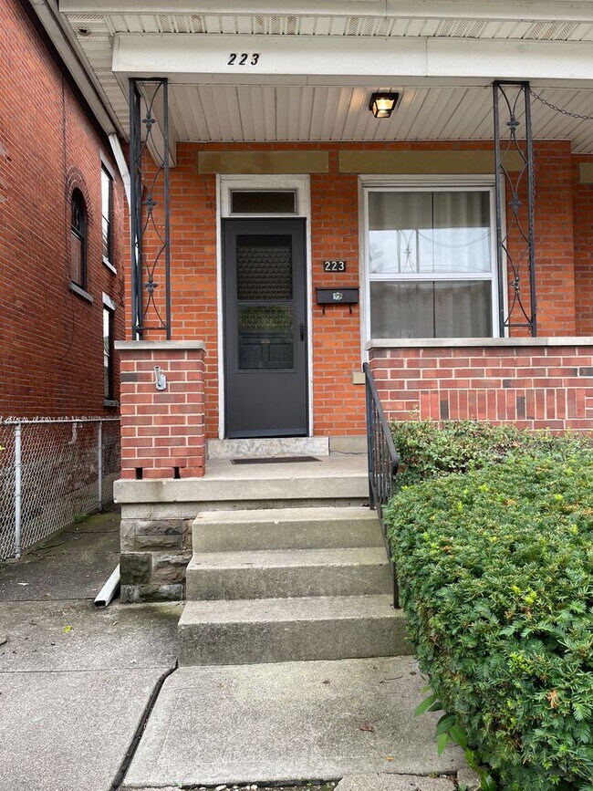 Photo - 221-223-223 E Whittier St Unit 223