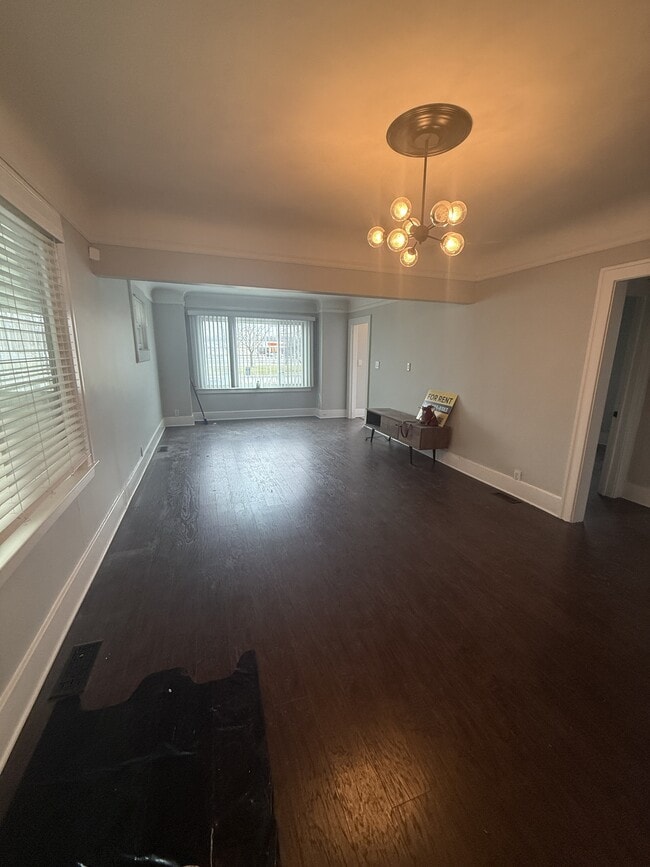 Photo - 221 E Bennett St