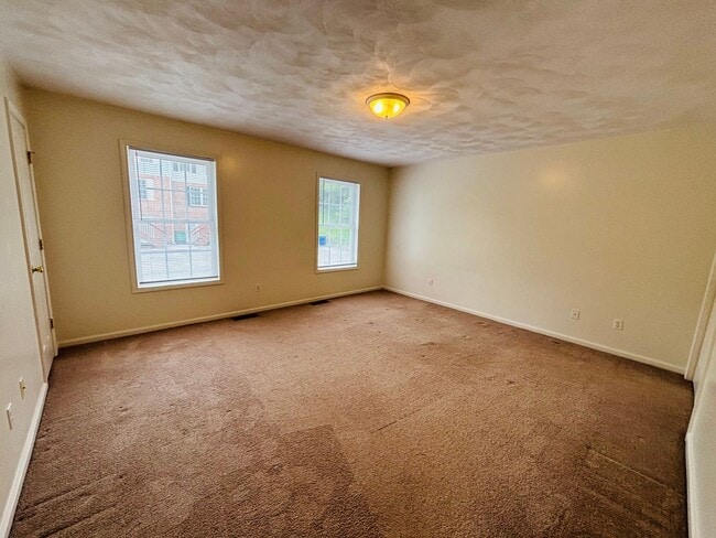 Photo - 765 E Main St
