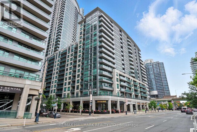 Photo - 25 Lower Simcoe St Unit 301