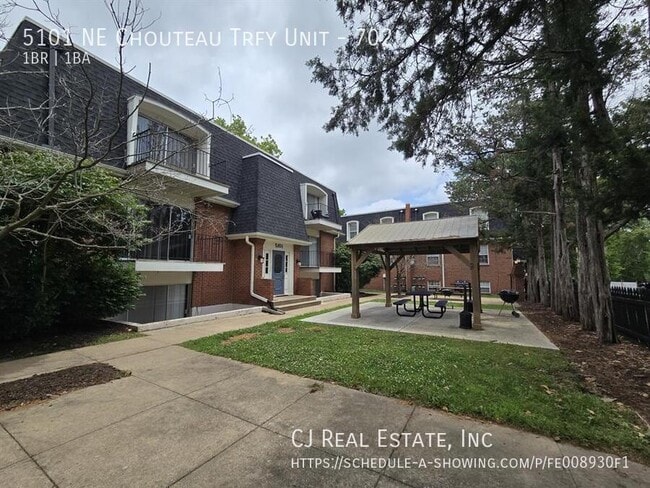 Photo - 5101 NE Chouteau Trafficway