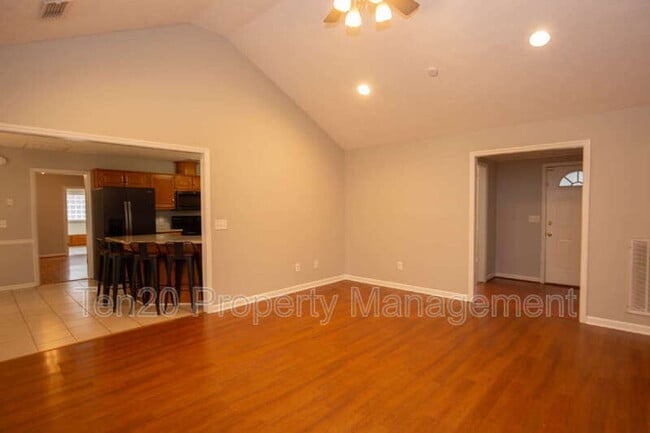 Photo - 59 Walnut Ct