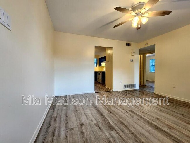 Photo - 5340 La Roche Ave Unidad #2 Rental