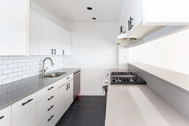 Photo - 176 Broadway Unit 10l