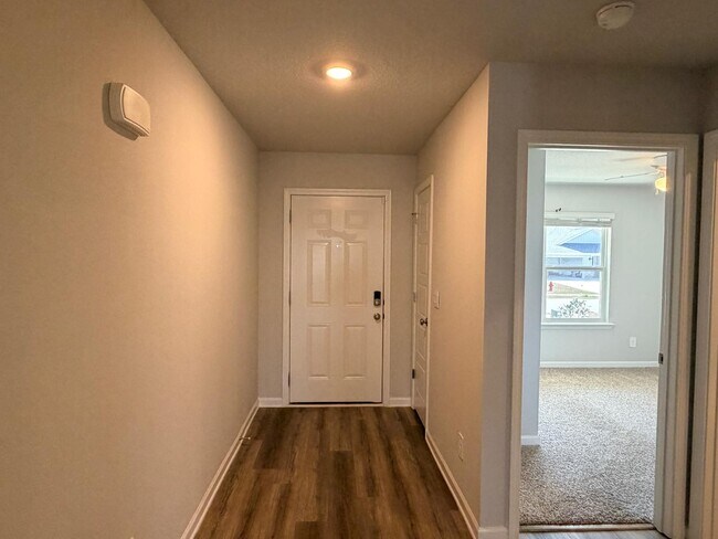 Photo - 10394 Lowell St E