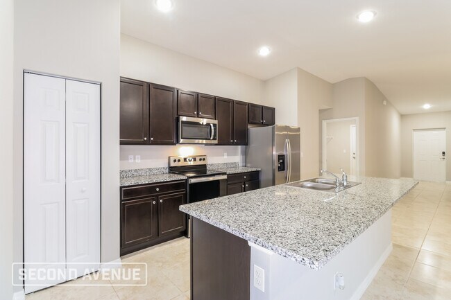 Photo - 291 Foley St SE