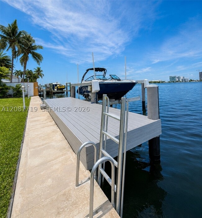 Photo - 8041 NE Bayshore Ct
