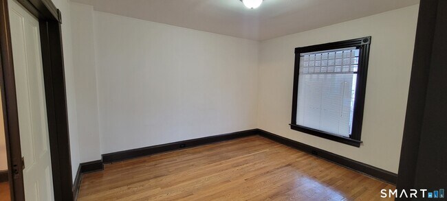 Photo - 130 Church St