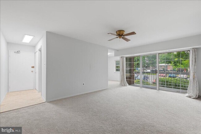 Photo - 1923 Wilson Ln Unit 201