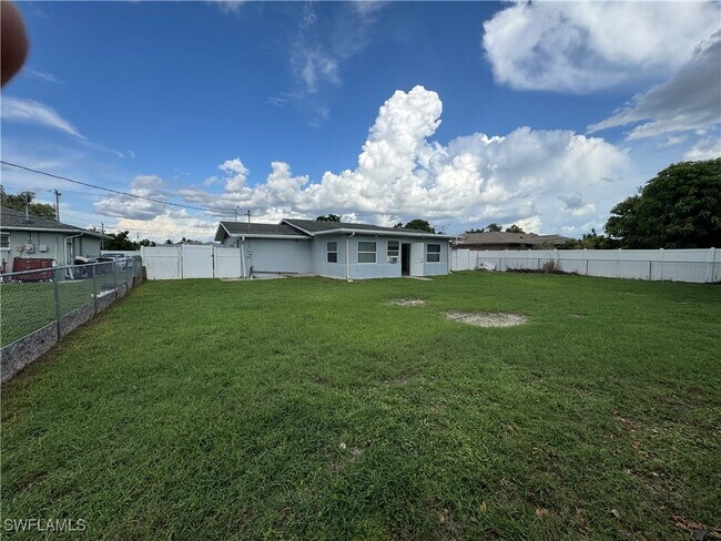 Photo - 2328 Country Club Blvd
