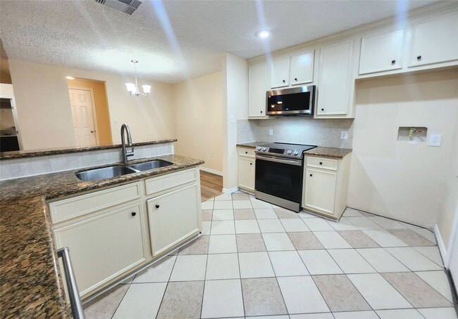 Photo - 322 Windward