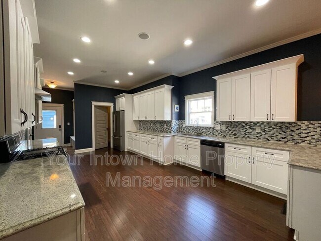 Photo - 349 Patterson Ave SE