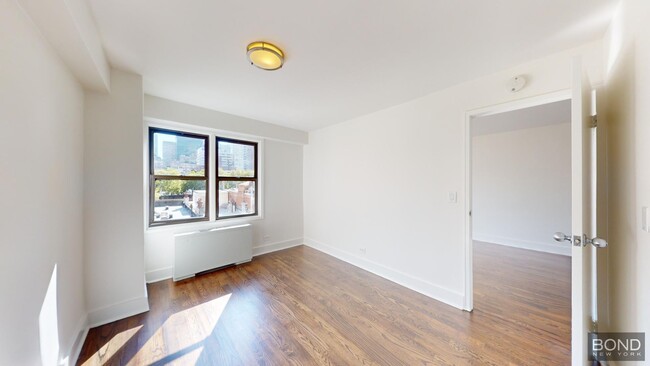 Photo - 220 E 63rd St Unit 6M