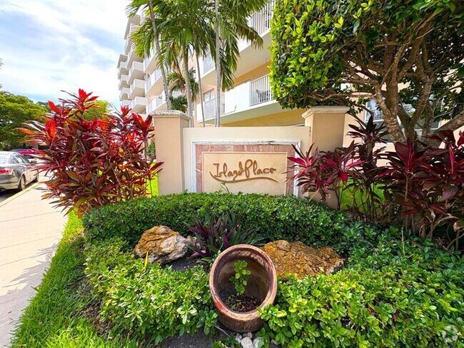 Building Photo - 1455 N Treasure Dr Unit 3B Rental