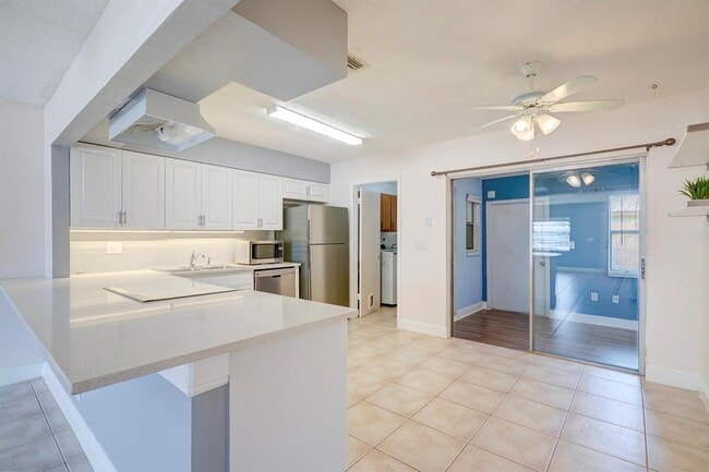 Photo - 3929 Kenas St