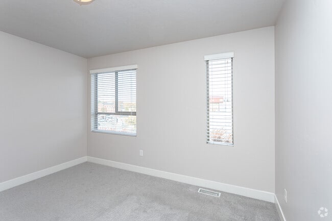 BR, 2BA - 1,105SF - Primary Bedroom