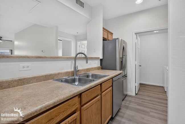 Photo - Beautiful 2Bdm 2Ba Condo with Community Pool in Glendale! Unit 1018