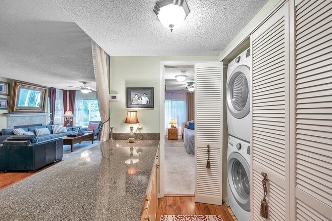Photo - Quiet 3 bedroom 2 Bathroom Condo Unit in C...