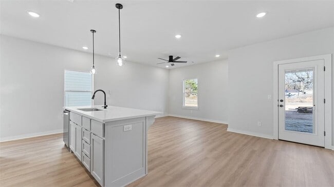 Photo - 1718 Cuppett Cir