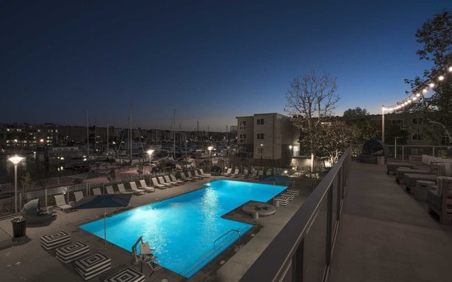 Wayfarer® Apartments + Marina