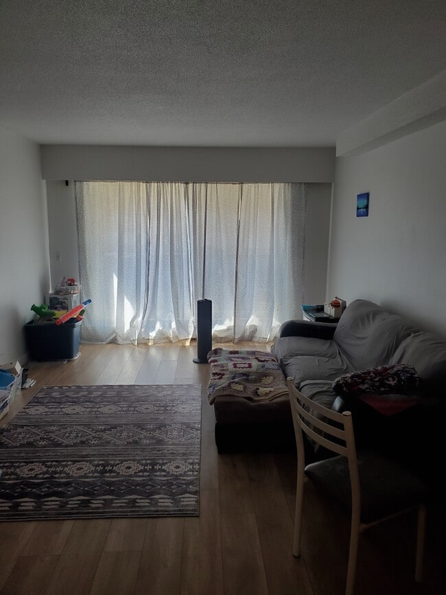 Building Photo - 1480-1480 Boundary Crescent