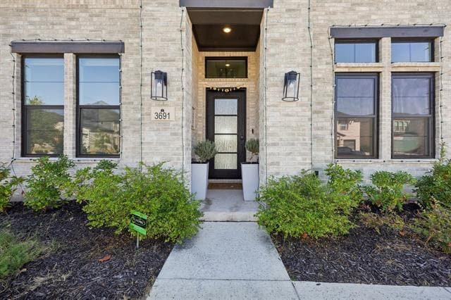 Photo - 3691 Spruce Hills St