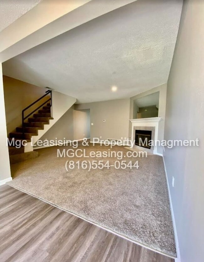 Photo - 1012 NE Whispering Winds Ct