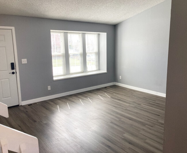 Sala de estar - 8033 S Garrison Way