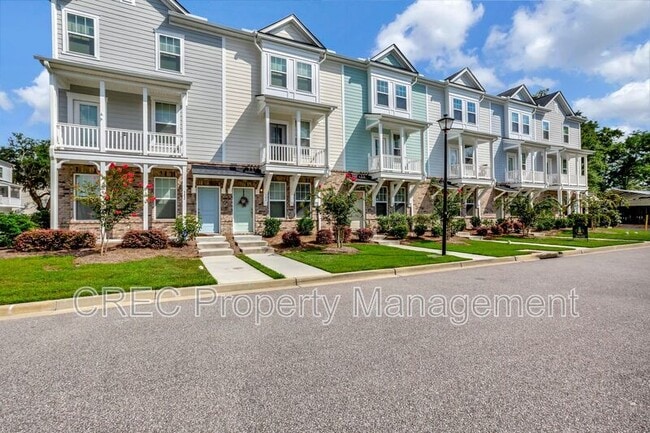 Photo - 306 Pathfinder Way