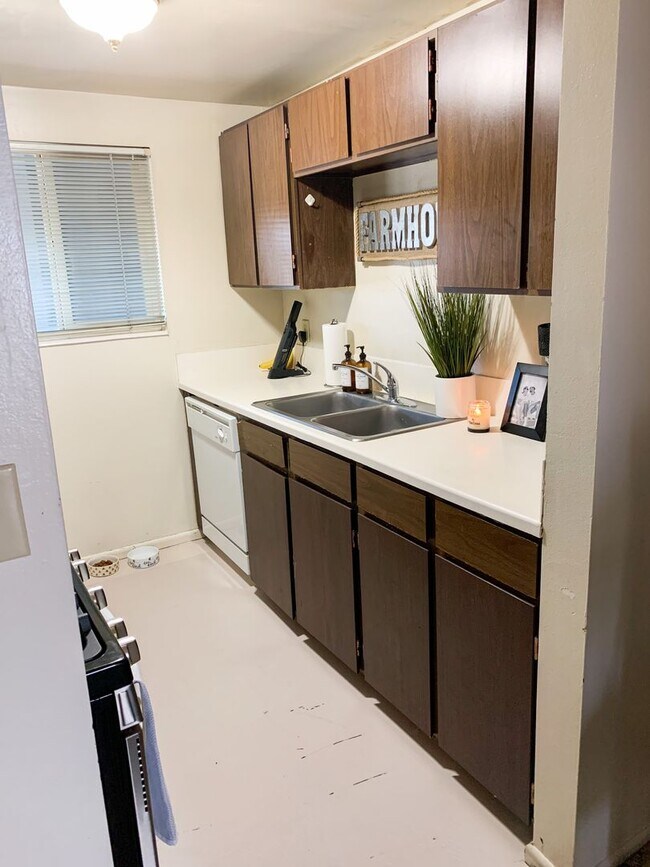 Photo - B/1B Pet Friendly Apartment South of BYU Unit 322