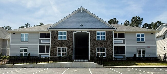 Building Photo - Anderson Creek Club Golf Course View - Available Now