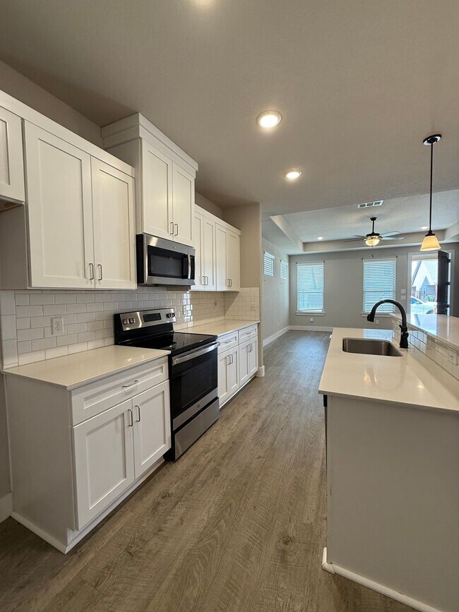 Photo - 3/2/2 GODLEY ISD - CUSTOM Upgrades Pets Welcome Commuter Friendly